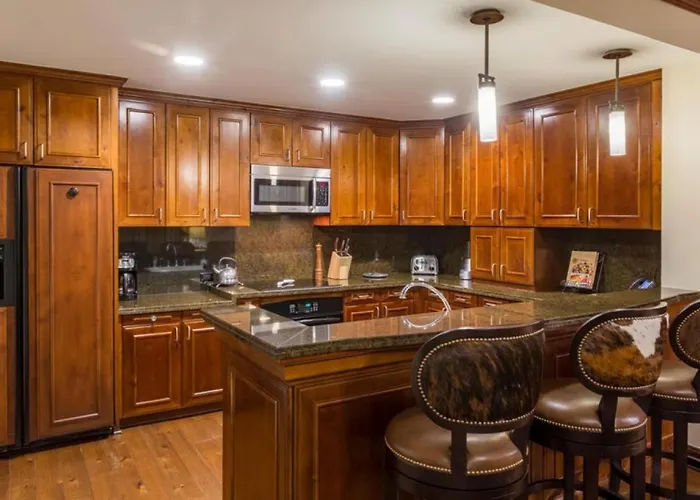 Ritz-Carlton Club Unit 8402, 2 Bedroom Ski-In/Ski-Out Condo In Aspen Highlands